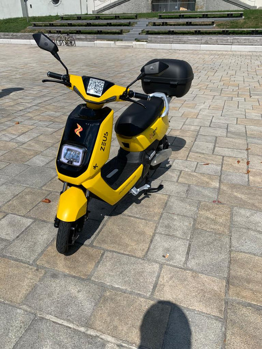 Exclusive ZEUS E-Moped - Yellow